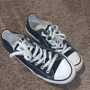 black low top converse
